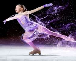 Initially, she wanted to choose a career in figure skating and started learning at the age of four. She also won regional awards. She was also good at